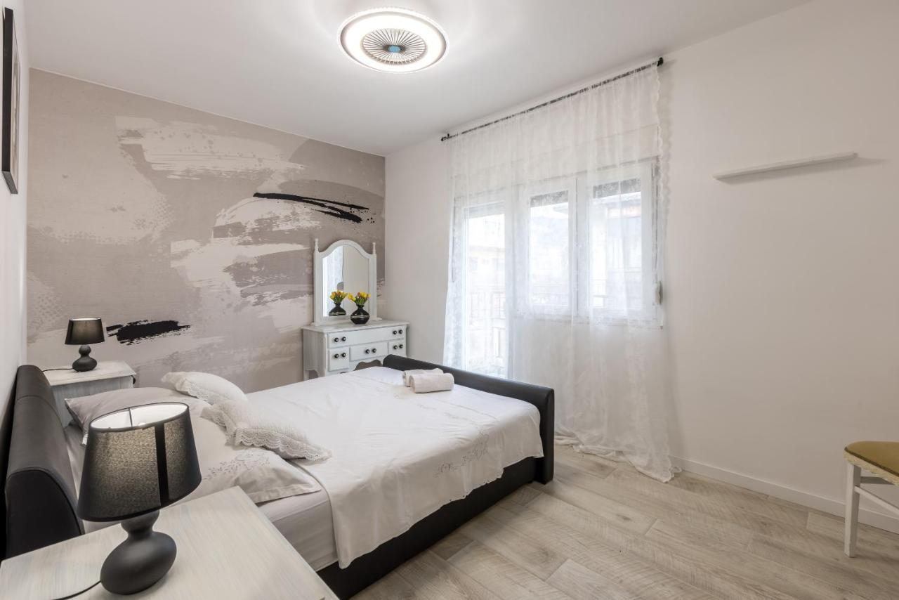 Mala Kate Apartments Kaštela Kültér fotó